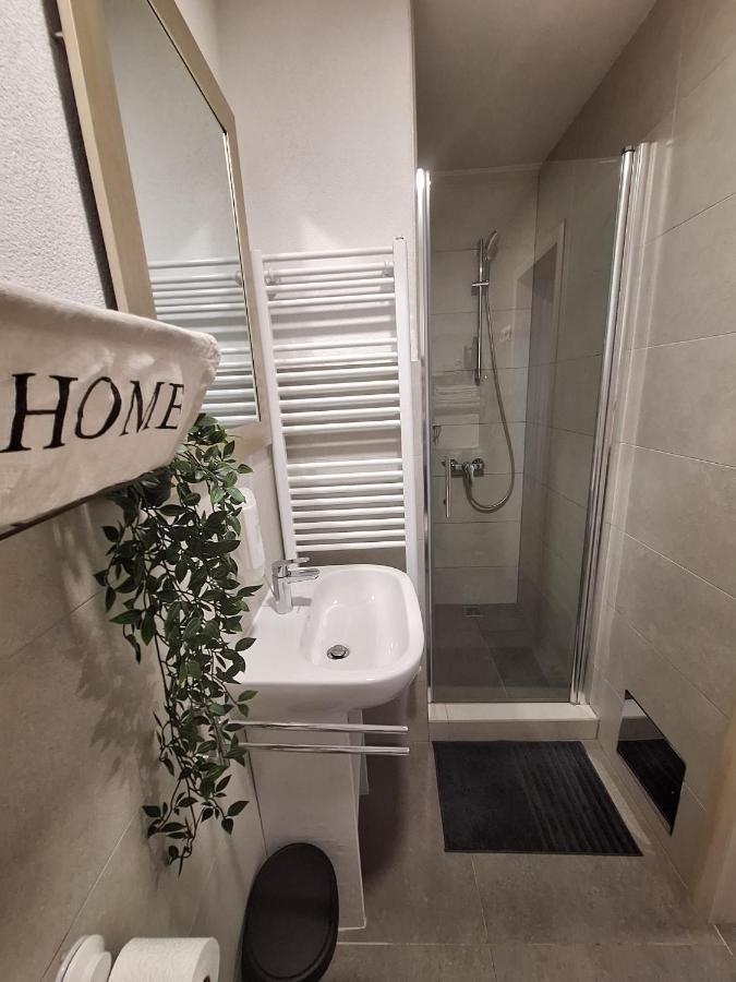 Studio Apartmani Louis I Lola Zagabria Esterno foto