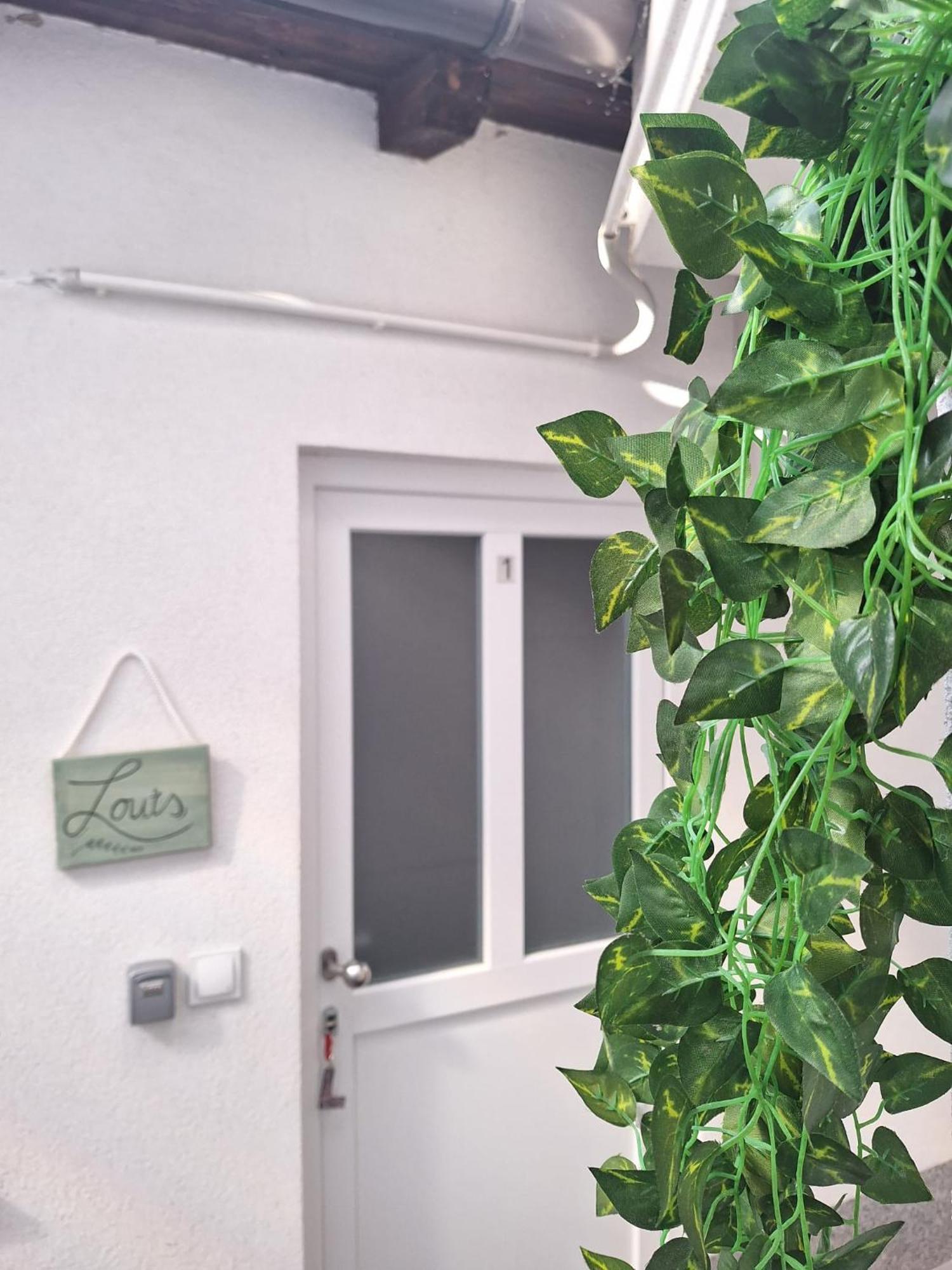 Studio Apartmani Louis I Lola Zagabria Esterno foto