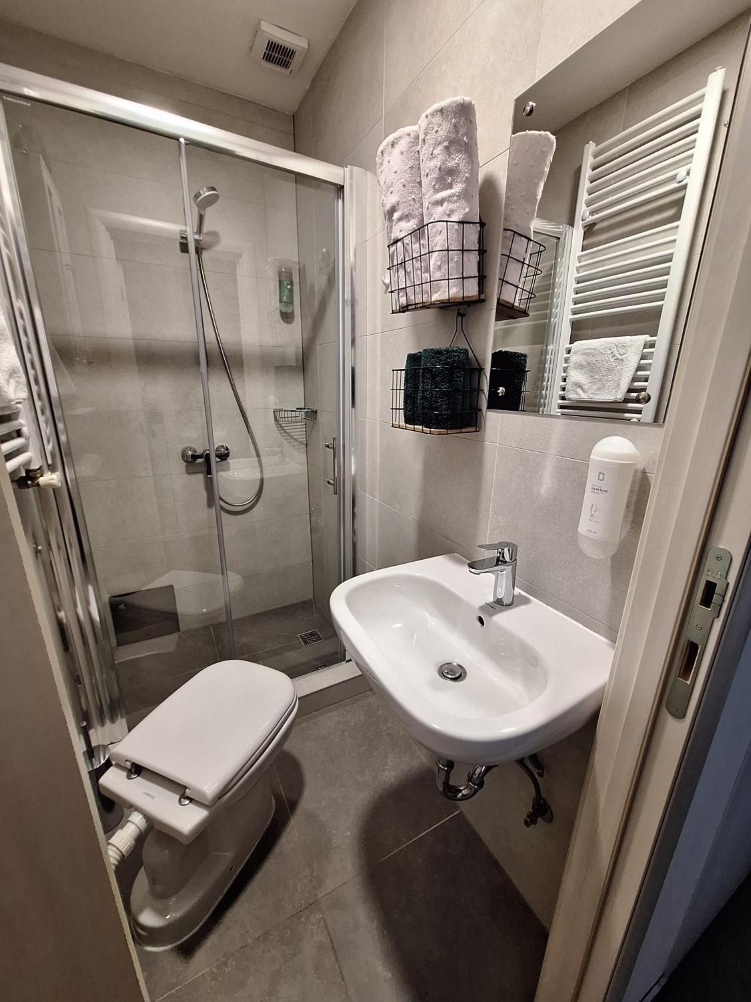 Studio Apartmani Louis I Lola Zagabria Esterno foto