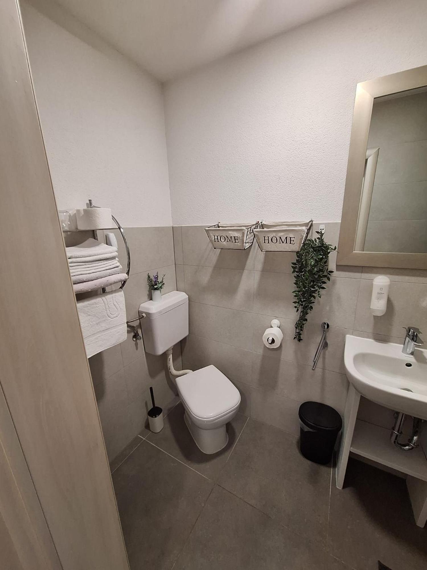 Studio Apartmani Louis I Lola Zagabria Esterno foto