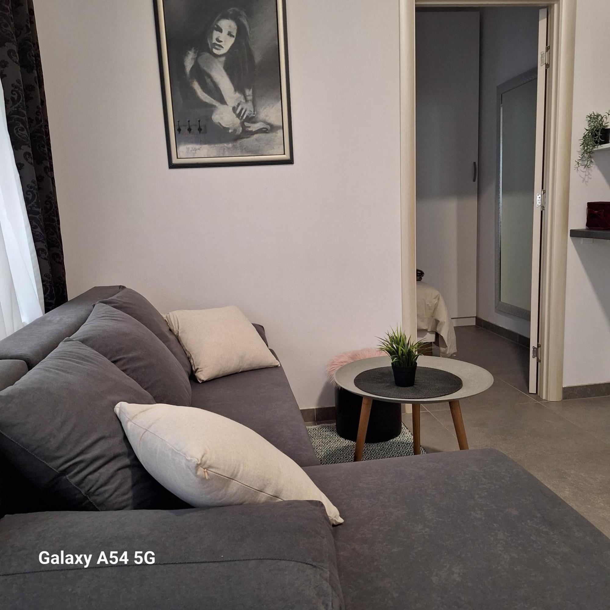 Studio Apartmani Louis I Lola Zagabria Esterno foto