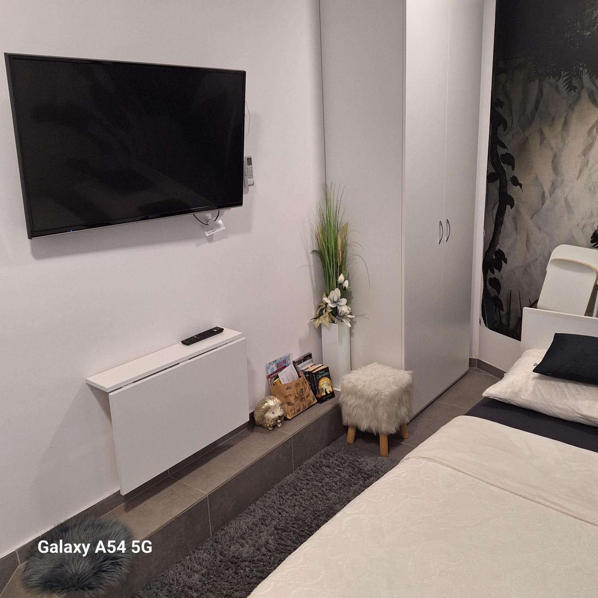 Studio Apartmani Louis I Lola Zagabria Esterno foto